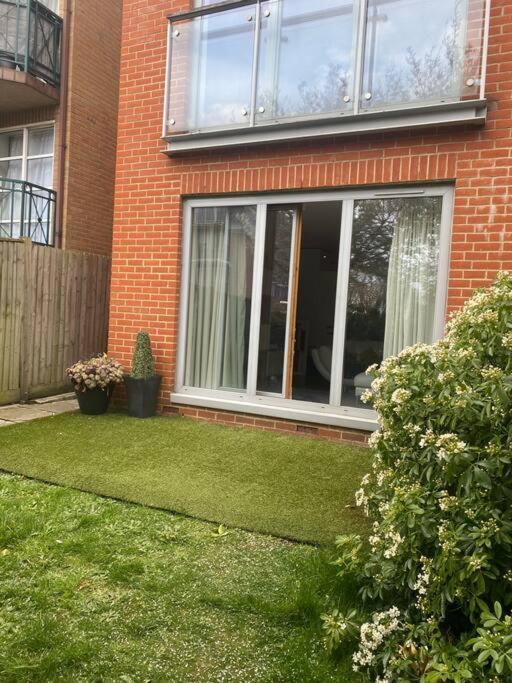 Lovely And Spacious Wimbledon Flat London