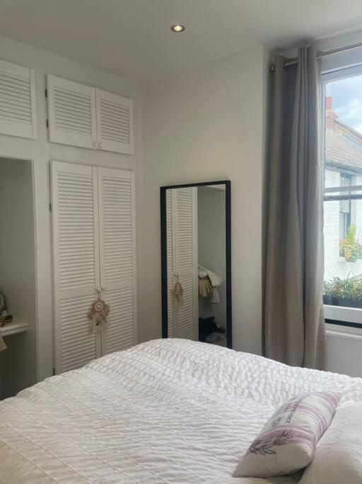 Spacious 1-bedroom In Belsize Village Apartamento