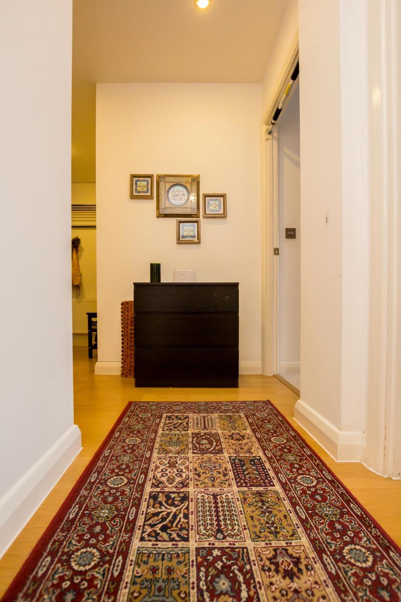 Splendid 2 Bdr With Panoramic View, Acton Apartment *