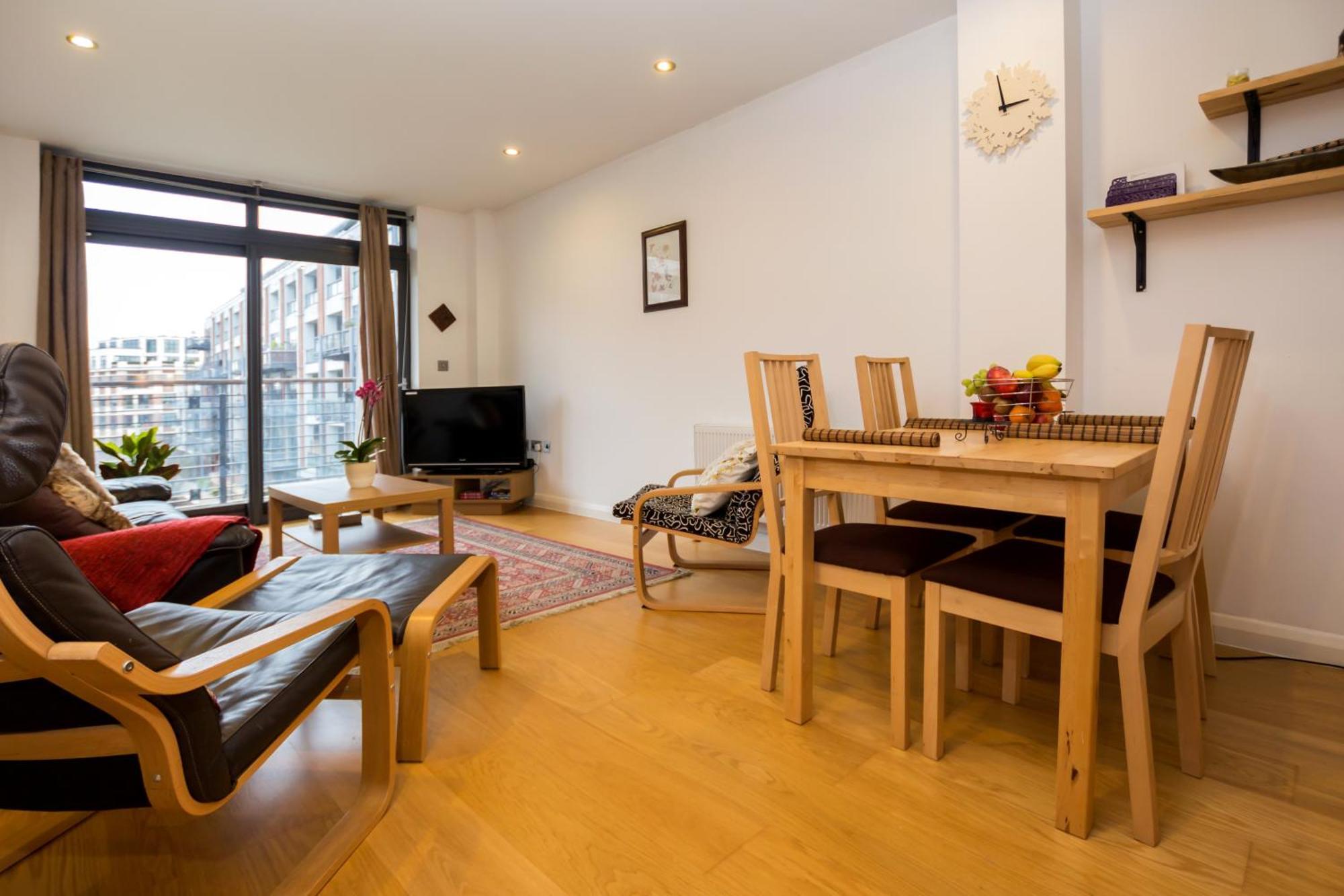 Splendid 2 Bdr With Panoramic View, Acton Apartment