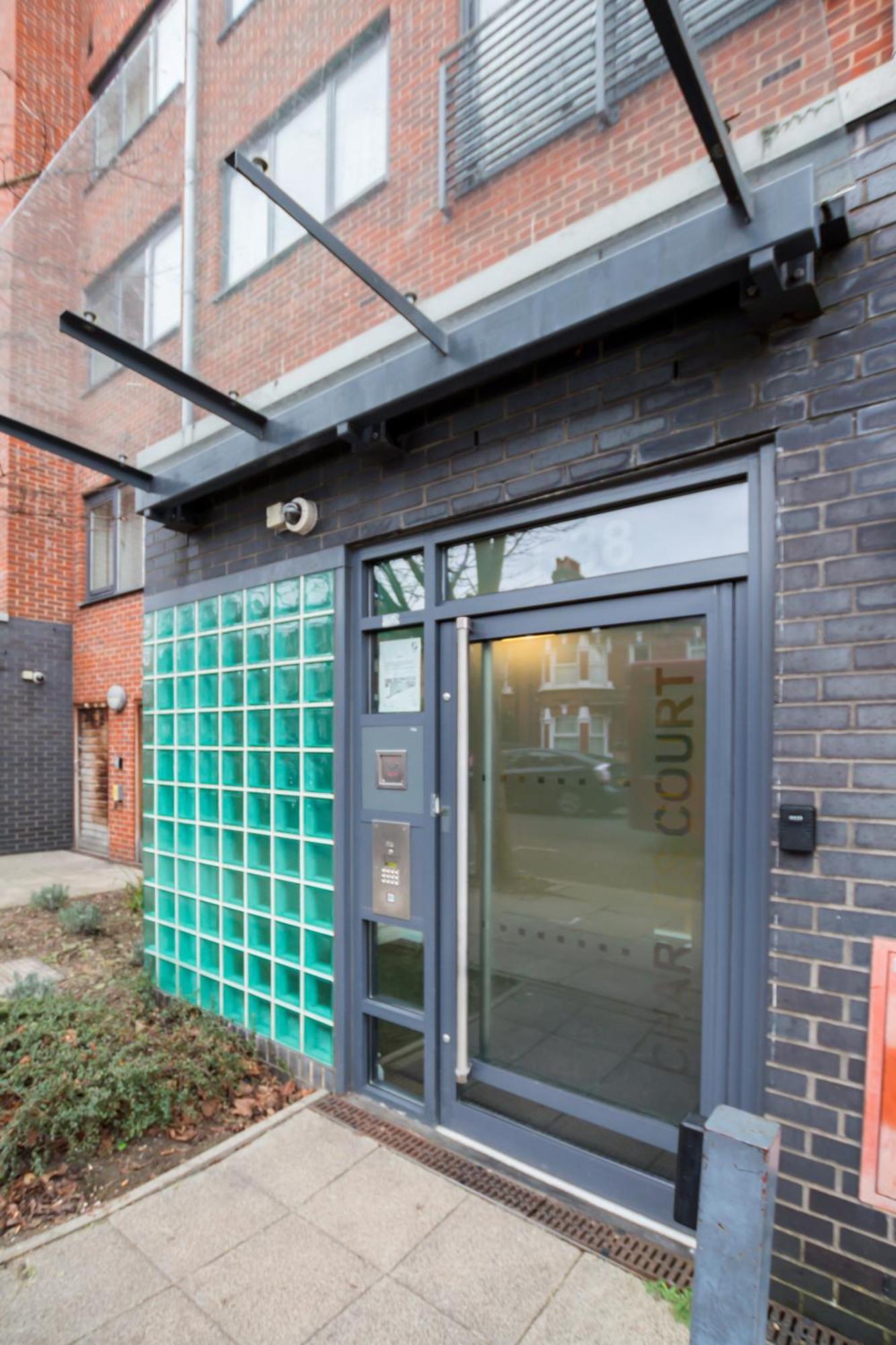 Splendid 2 Bdr With Panoramic View, Acton Apartment London