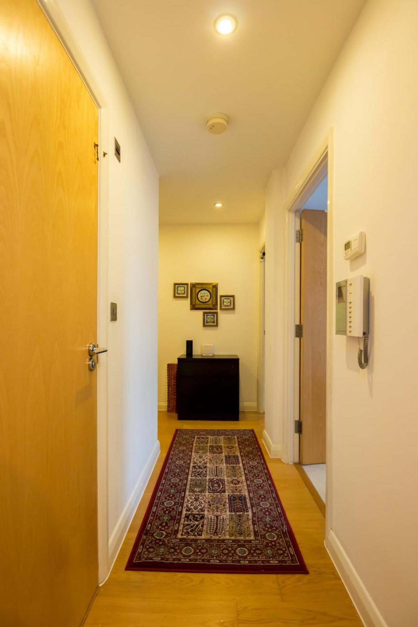 Splendid 2 Bdr With Panoramic View, Acton Apartment *