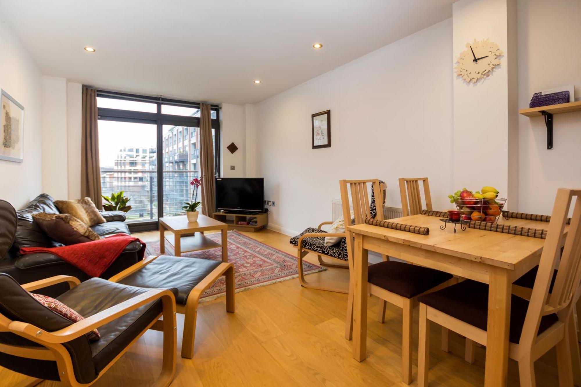 Splendid 2 Bdr With Panoramic View, Acton Apartment London