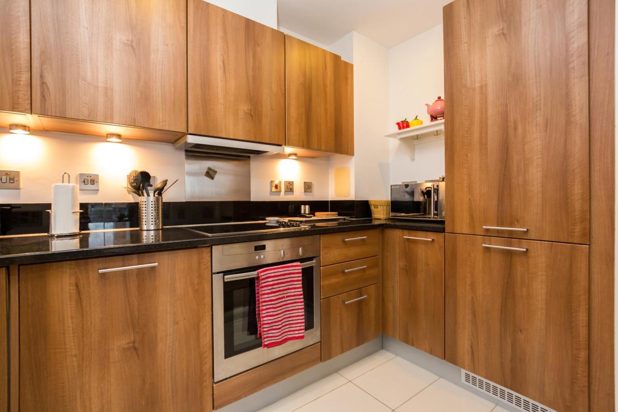 Apartment Splendid 2 Bdr With Panoramic View, Acton London