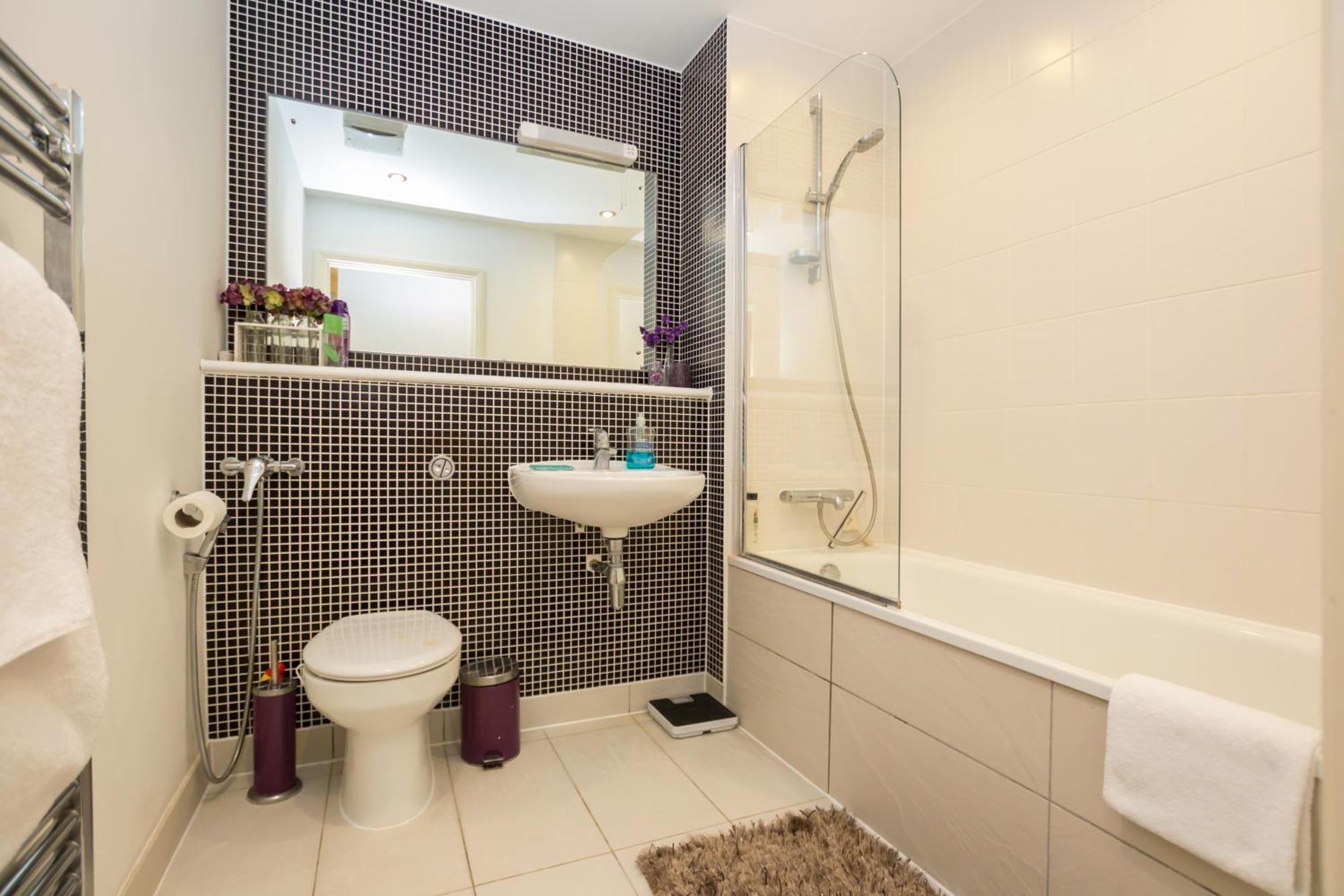 Splendid 2 Bdr With Panoramic View, Acton * London