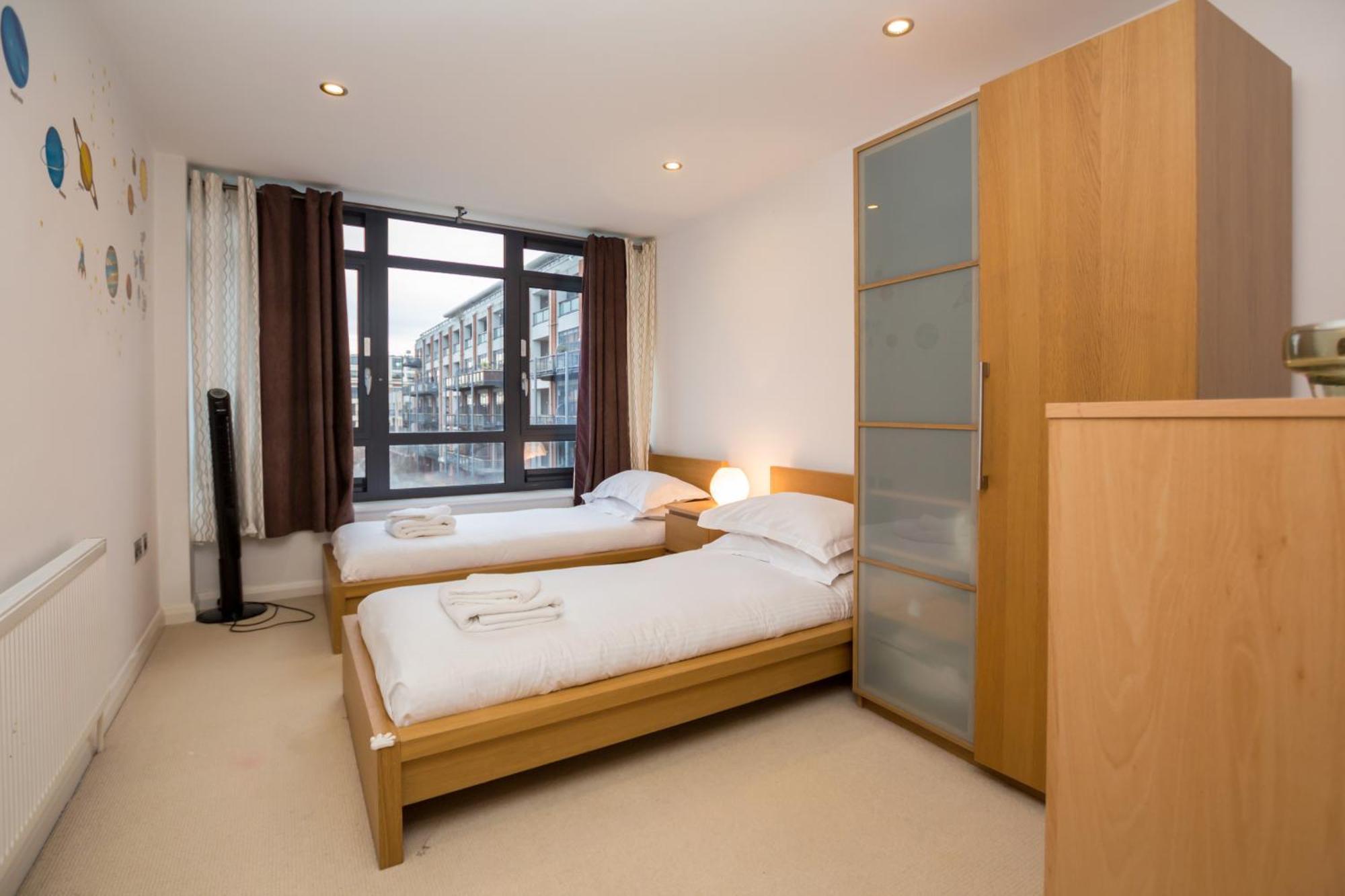 Splendid 2 Bdr With Panoramic View, Acton Apartment London