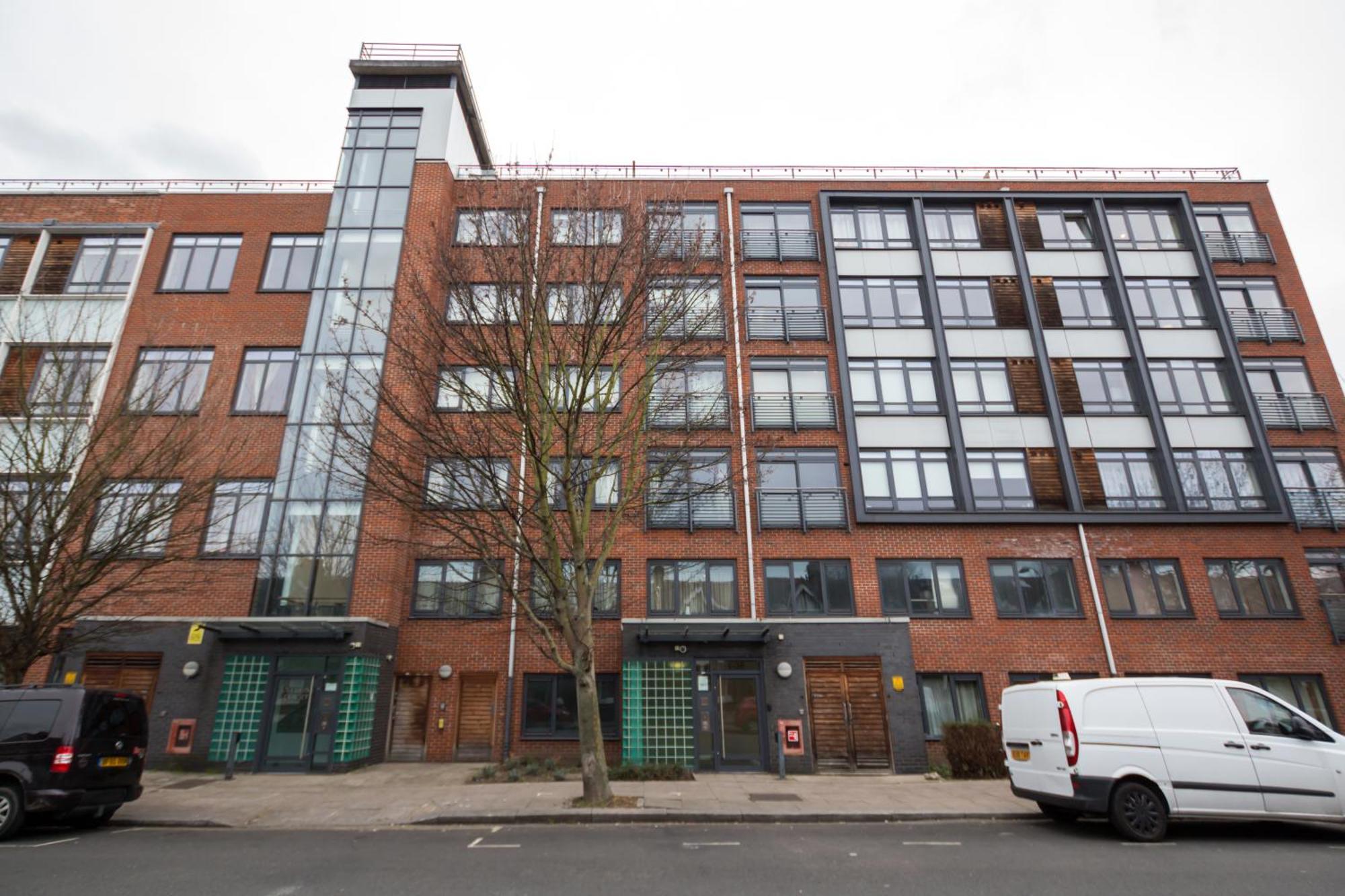 Splendid 2 Bdr With Panoramic View, Acton * London