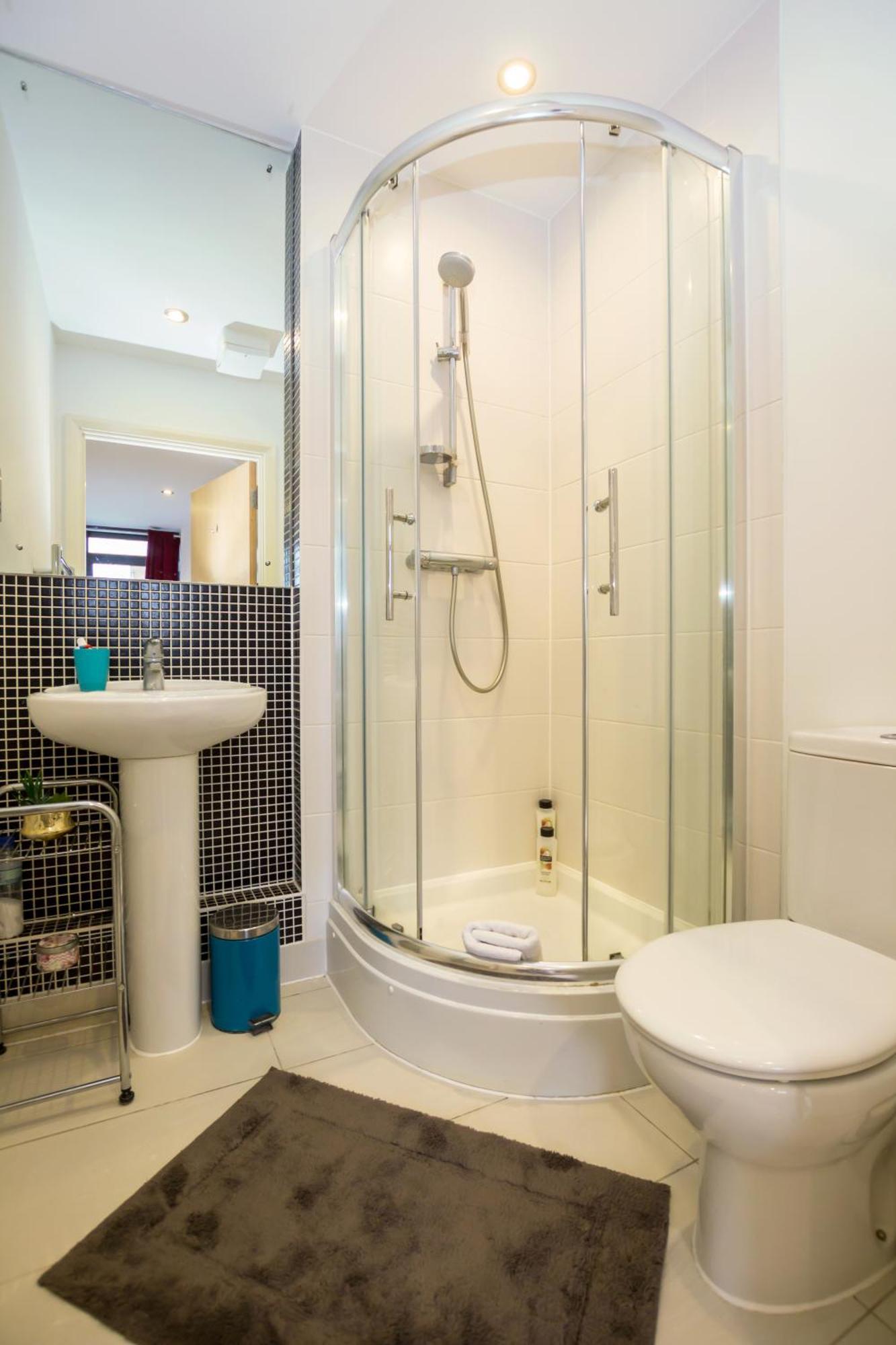 Splendid 2 Bdr With Panoramic View, Acton Apartment