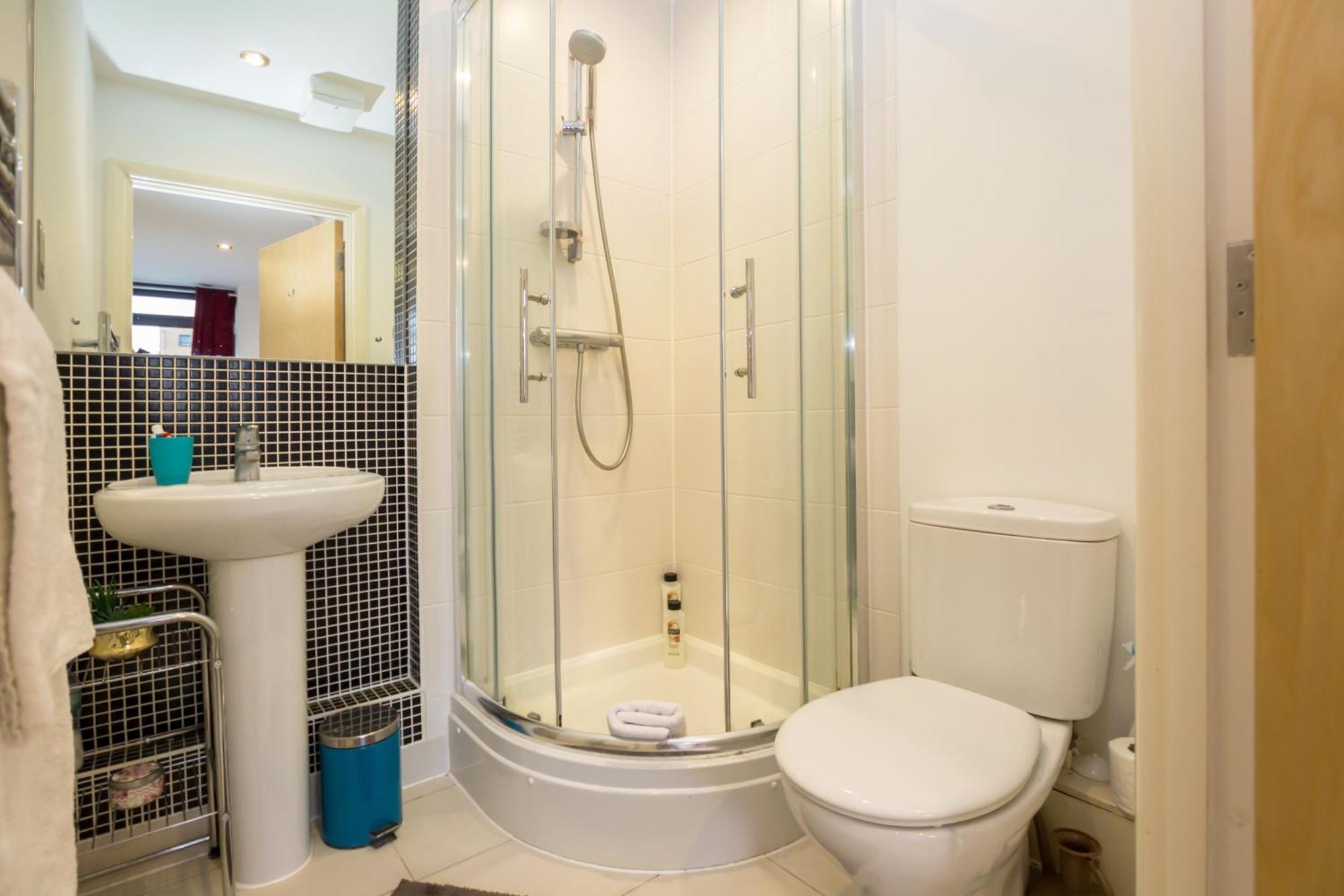 Splendid 2 Bdr With Panoramic View, Acton Apartment *