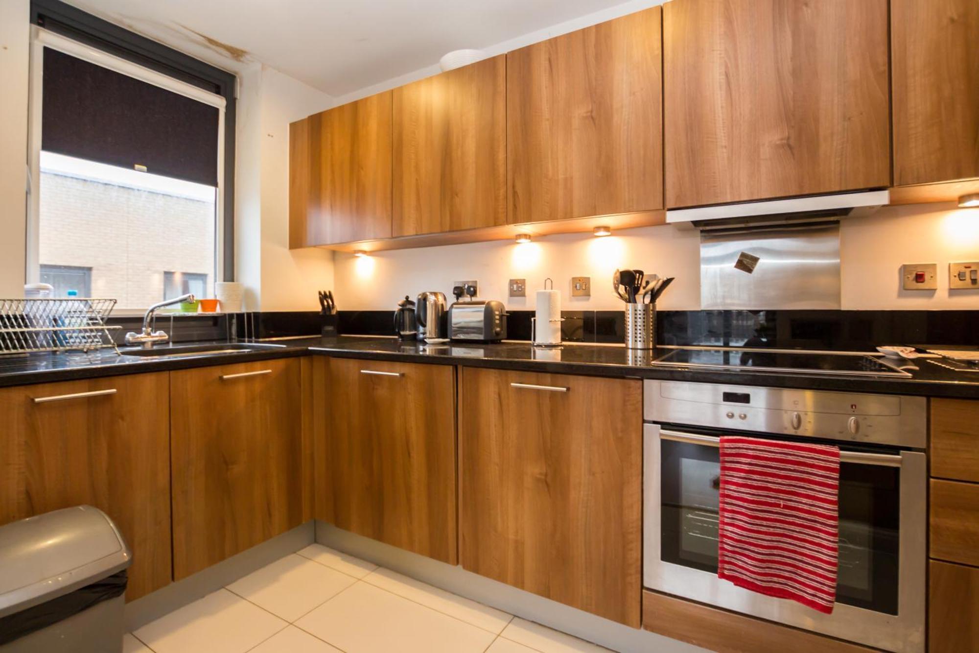 Splendid 2 Bdr With Panoramic View, Acton * London