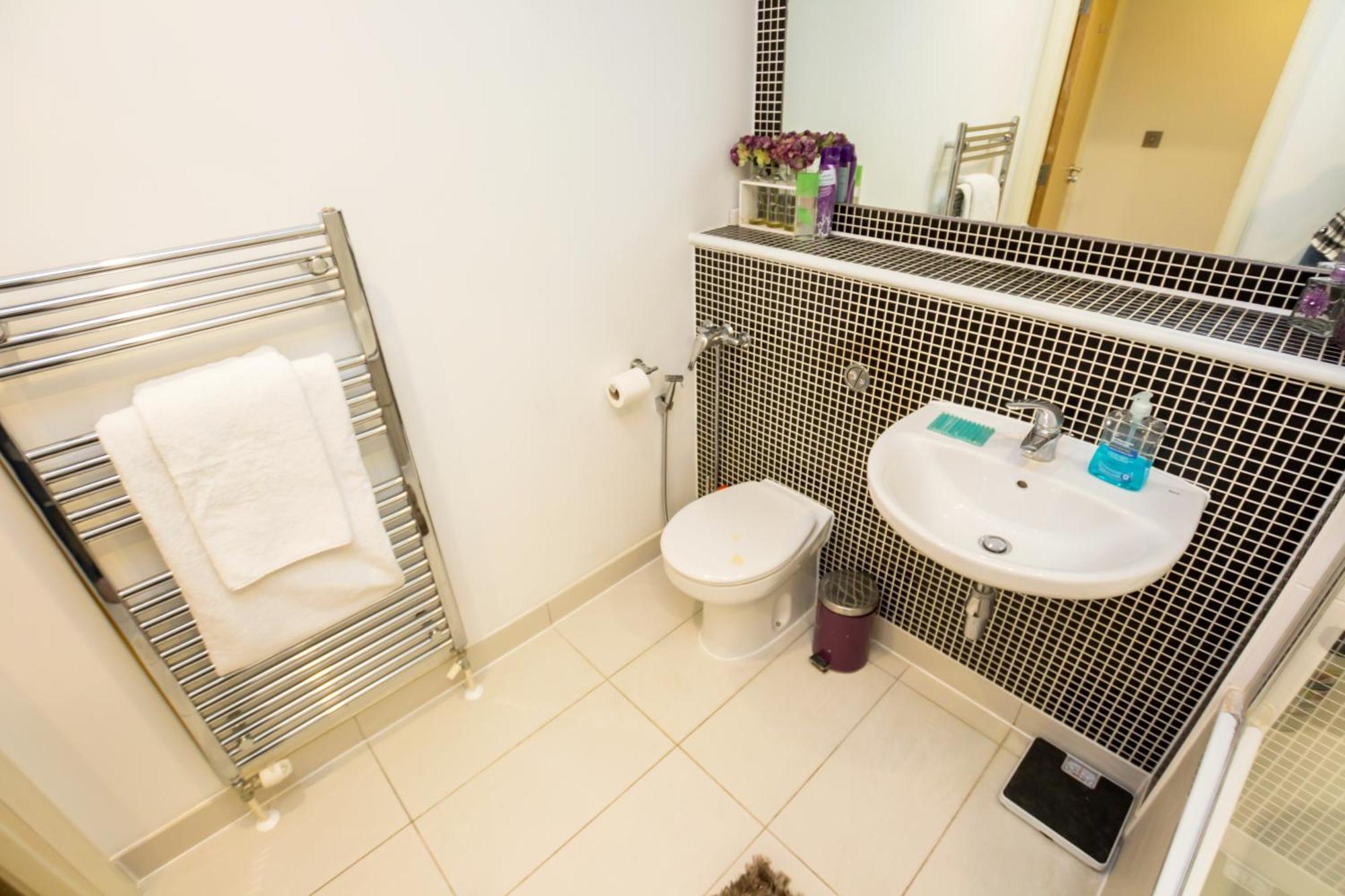 Splendid 2 Bdr With Panoramic View, Acton London