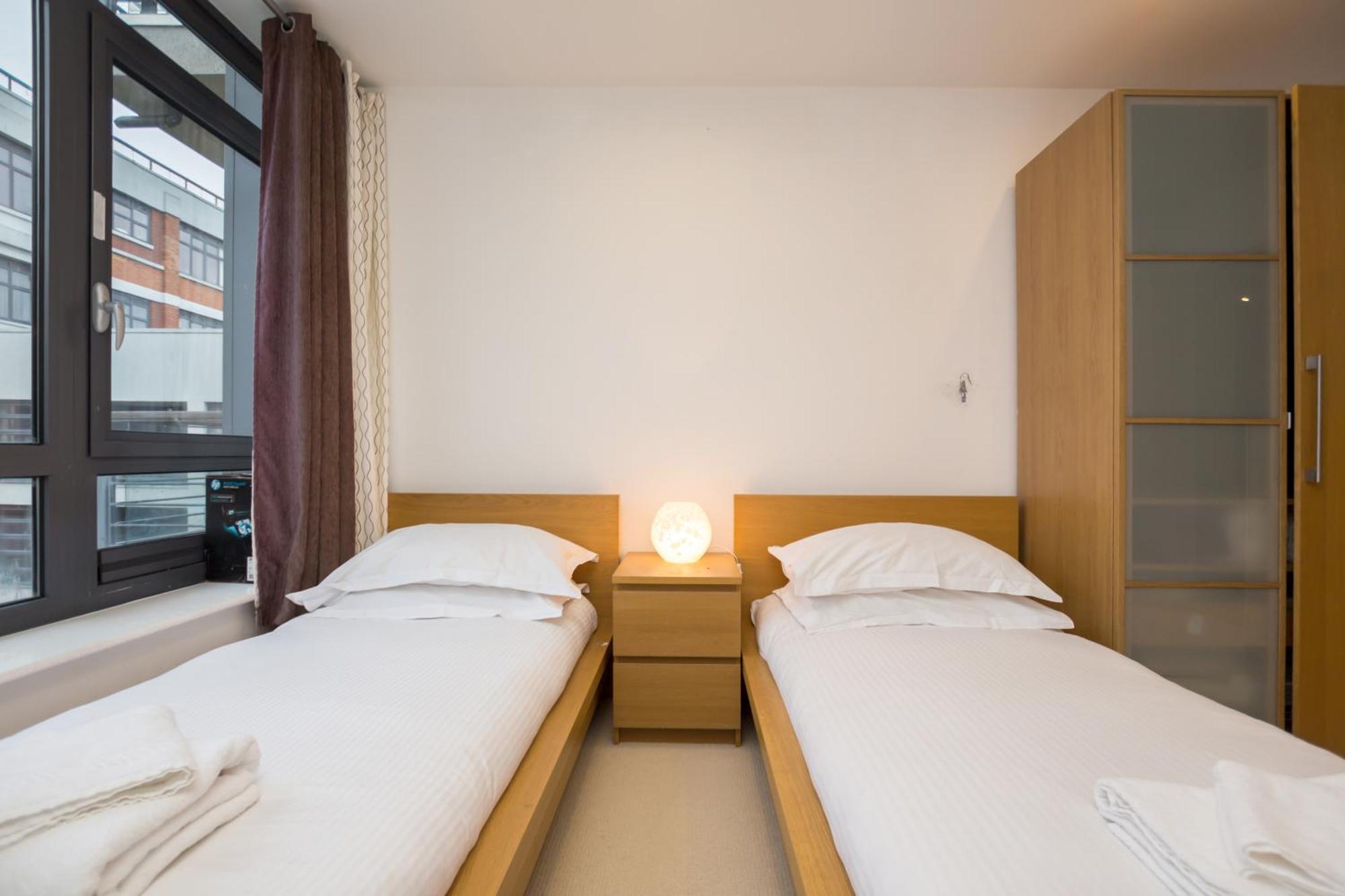 Splendid 2 Bdr With Panoramic View, Acton Apartment