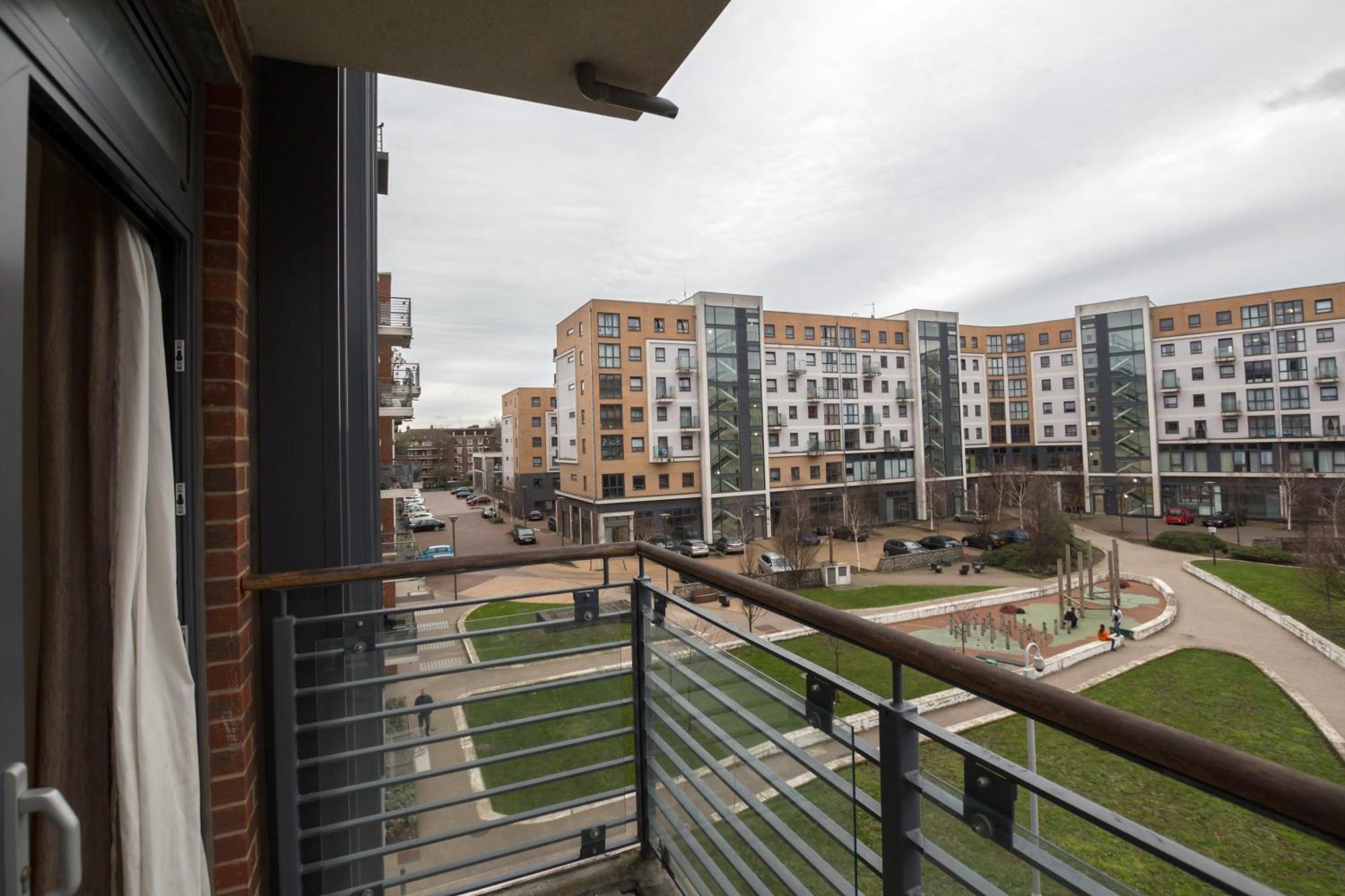 Splendid 2 Bdr With Panoramic View, Acton London
