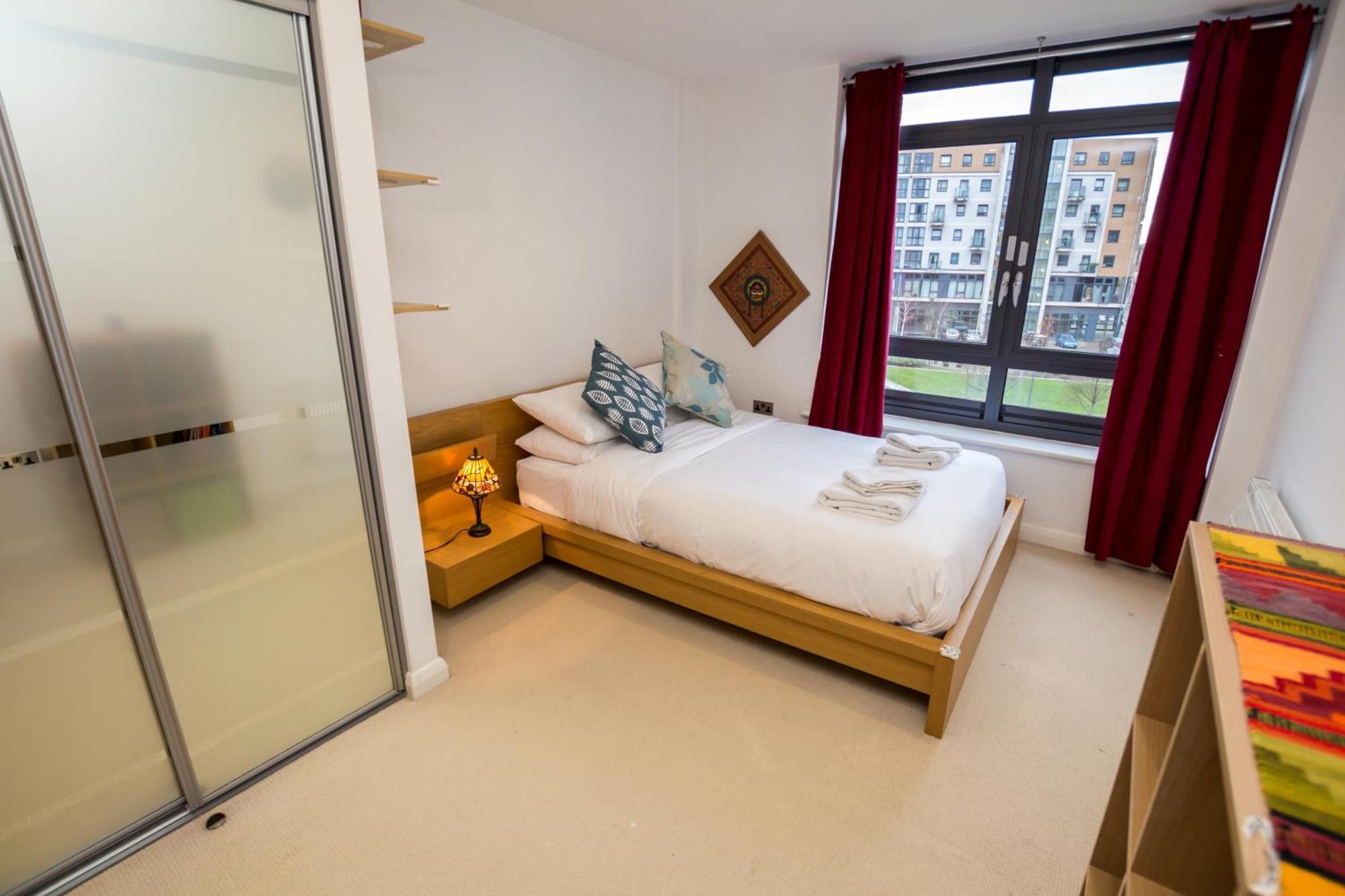 Splendid 2 Bdr With Panoramic View, Acton Apartment *