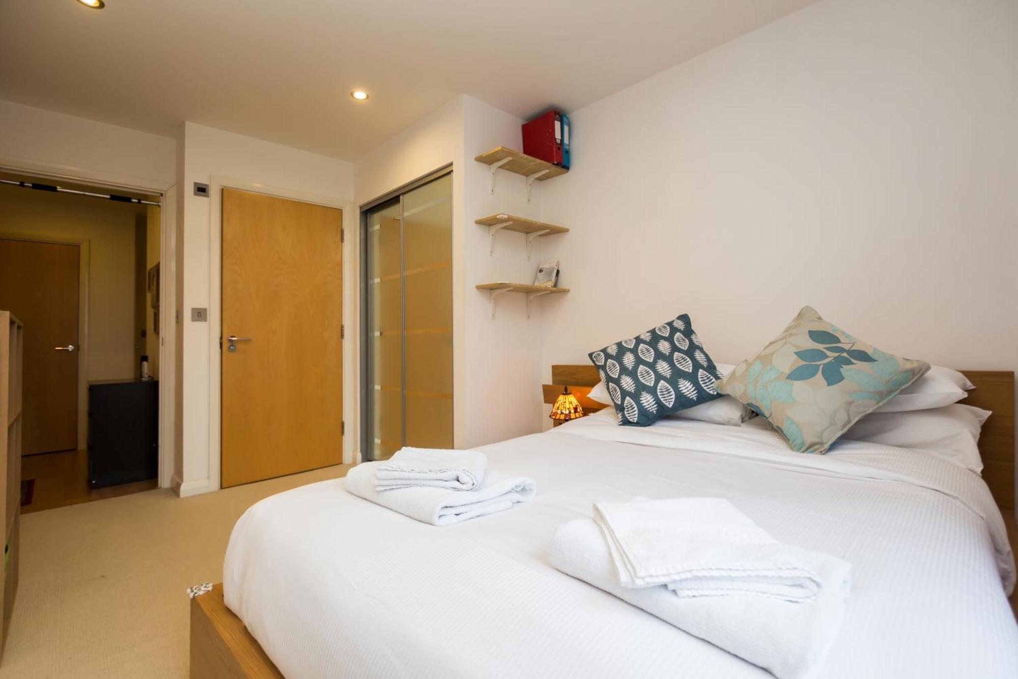 Splendid 2 Bdr With Panoramic View, Acton Apartment London