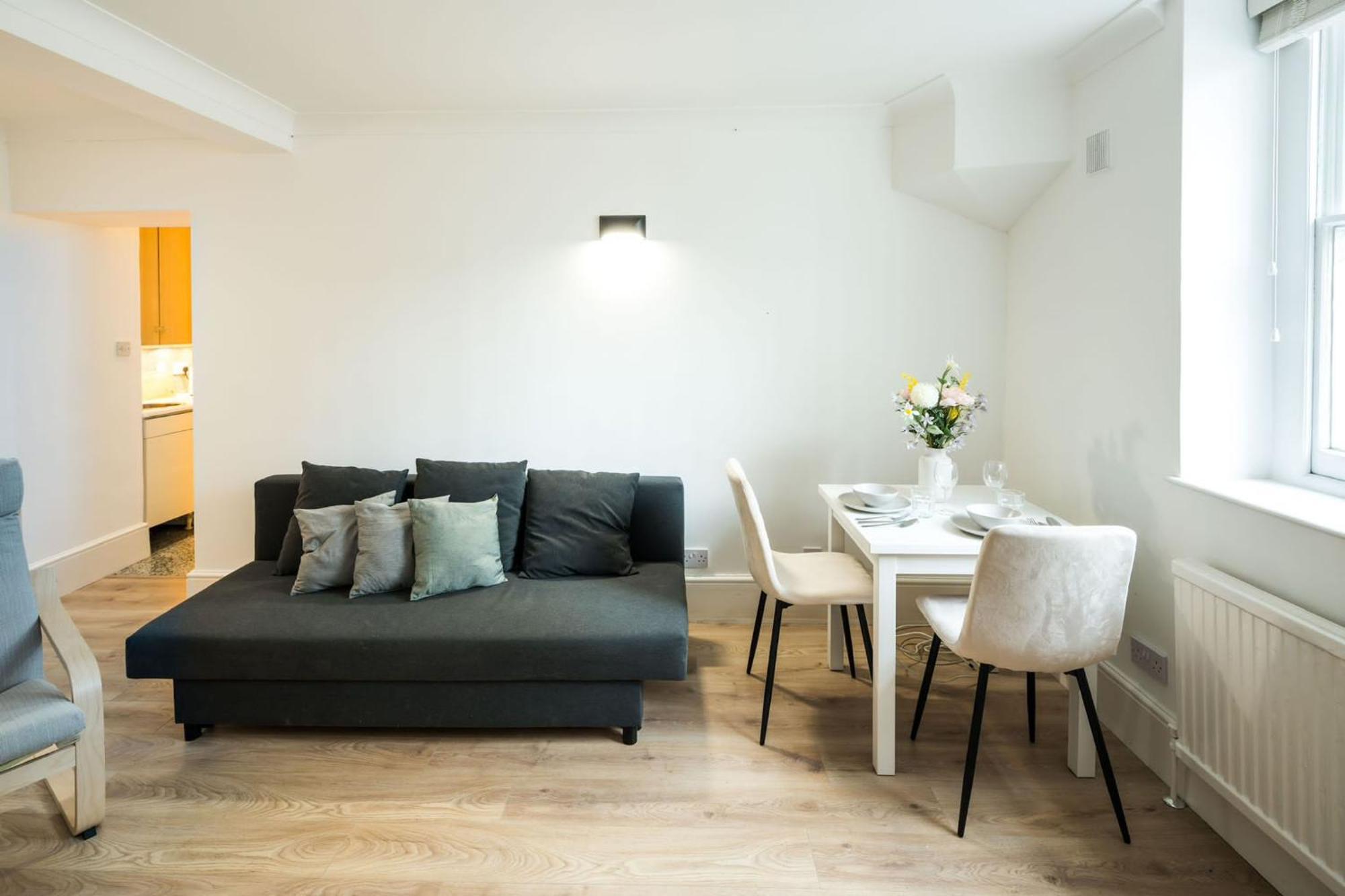 Cozy 1 Bedroom At Notting Hill Apartment