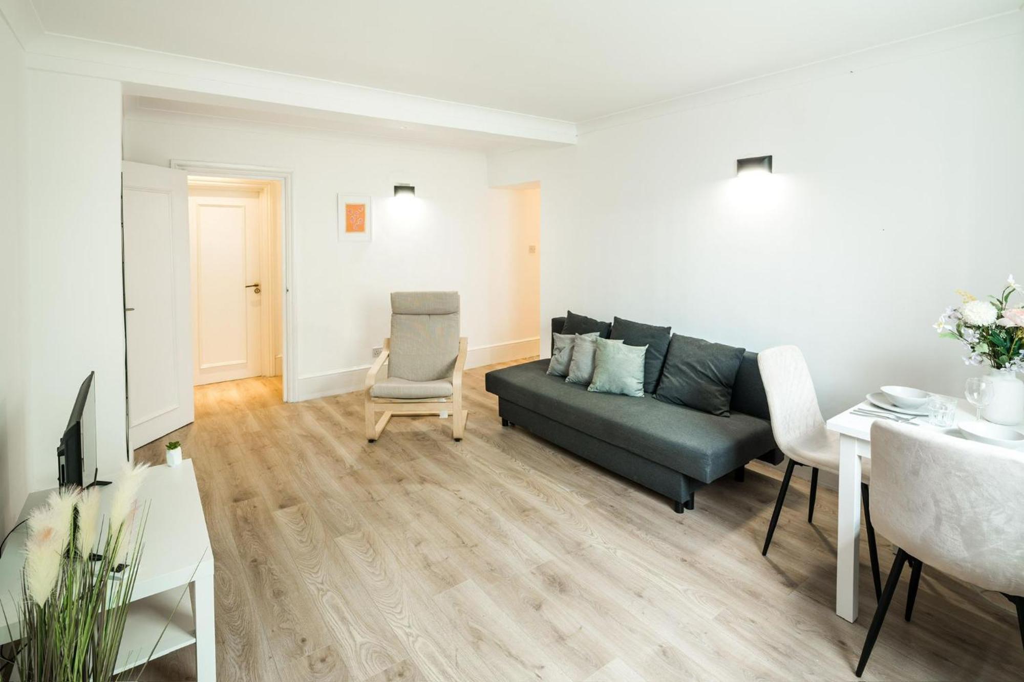 Cozy 1 Bedroom At Notting Hill Apartment *