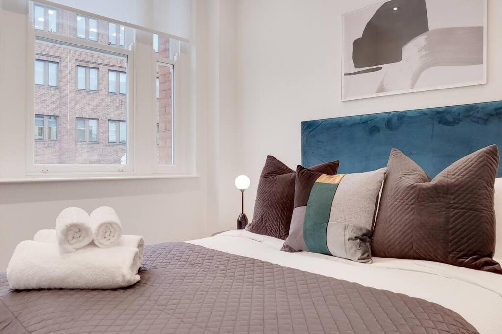 8 Borough - Modern & Elegant 2-bed, 2-bath London