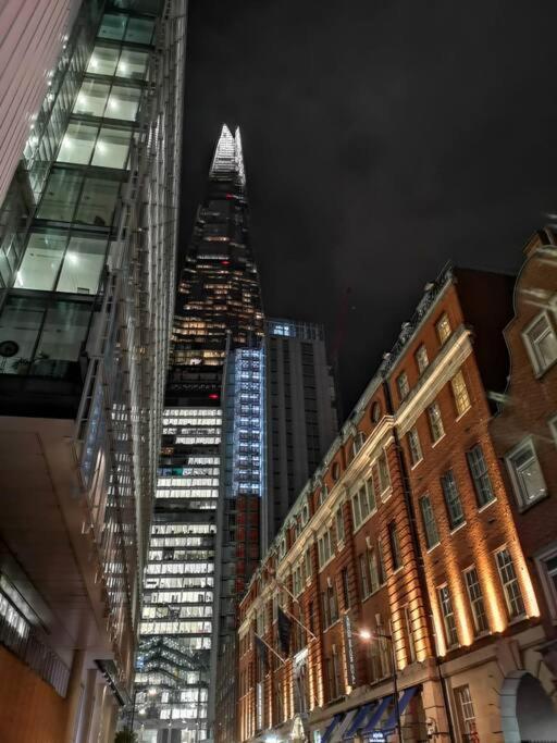 8 Borough - Modern & Elegant 2-bed, 2-bath Apartment London