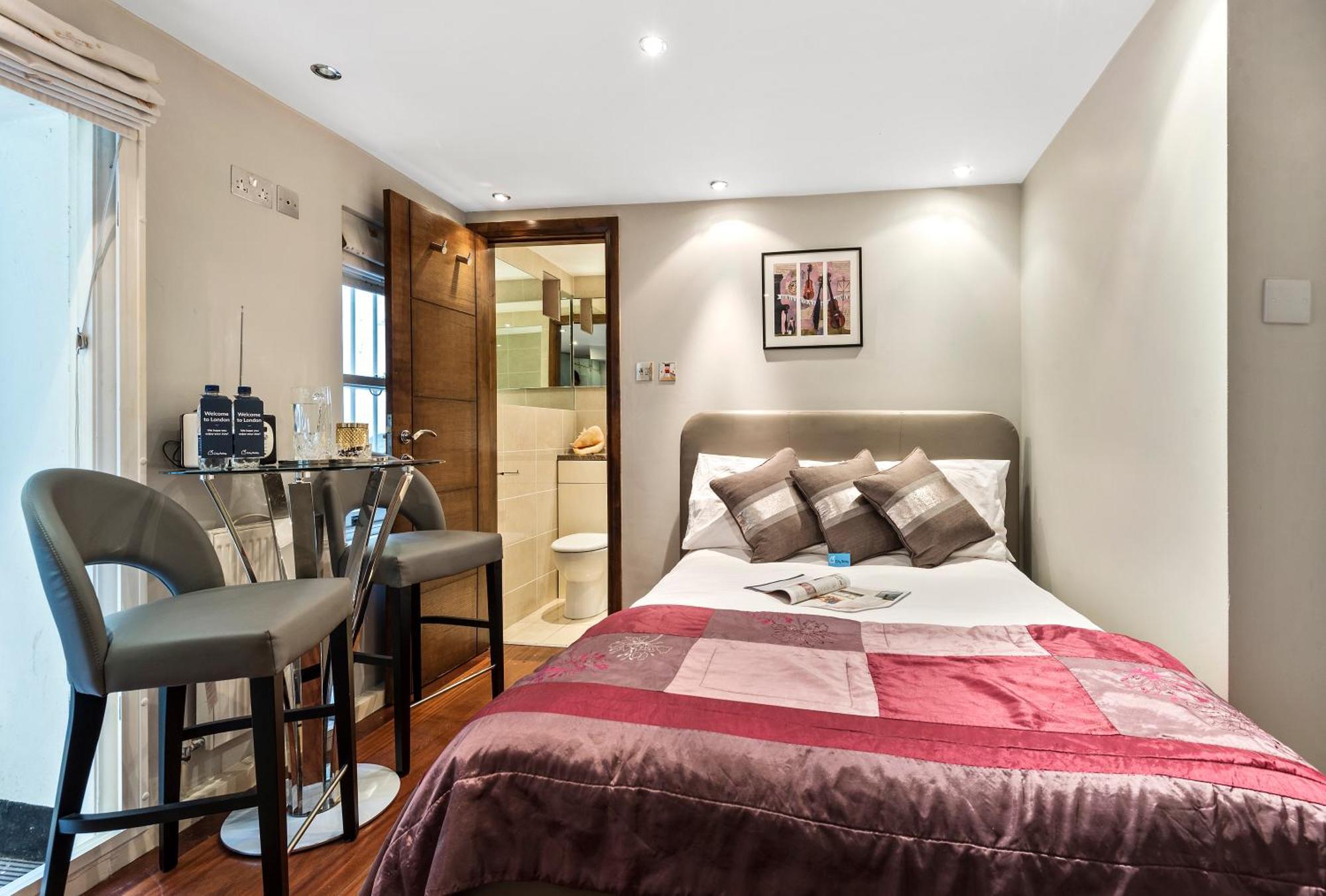 Apartment Bright Earl's Court Apartment- Sva
