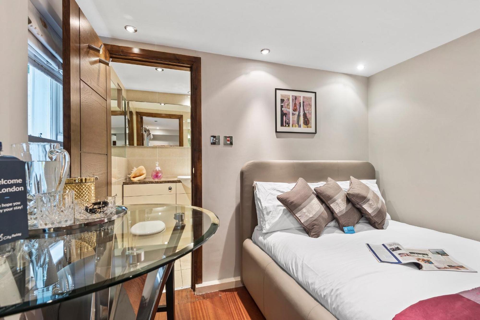 Bright Earl's Court Apartment- Sva Apartment London