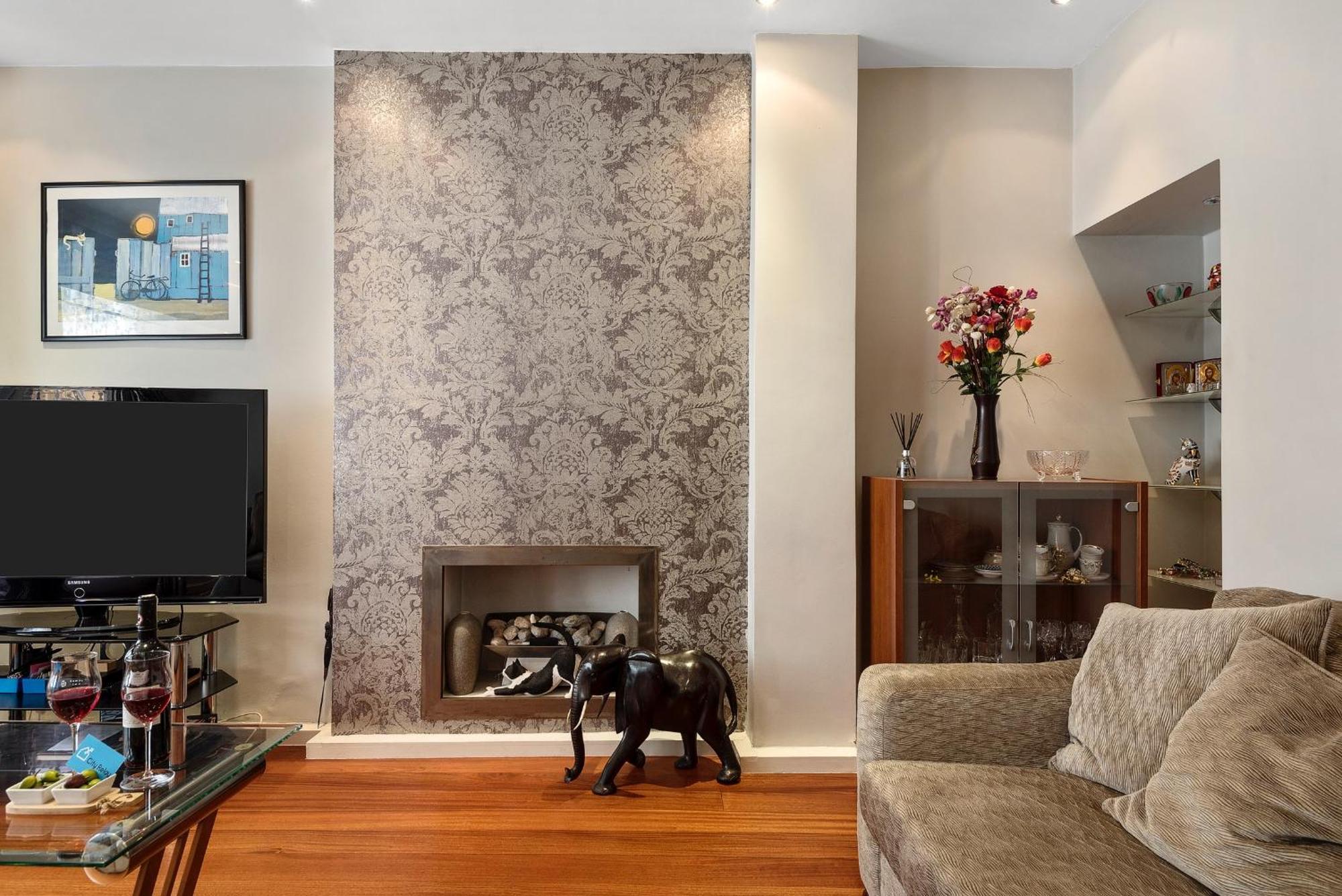 Bright Earl's Court Apartment- Sva