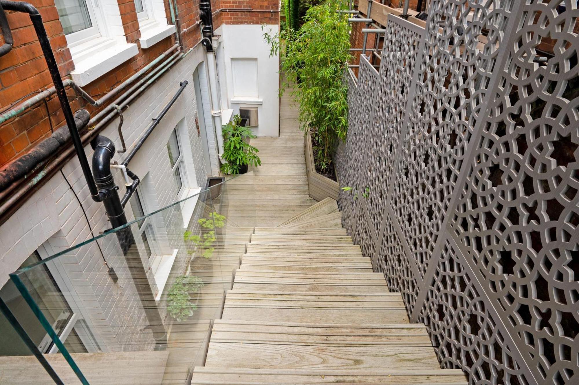 Lindfield Gardens * London
