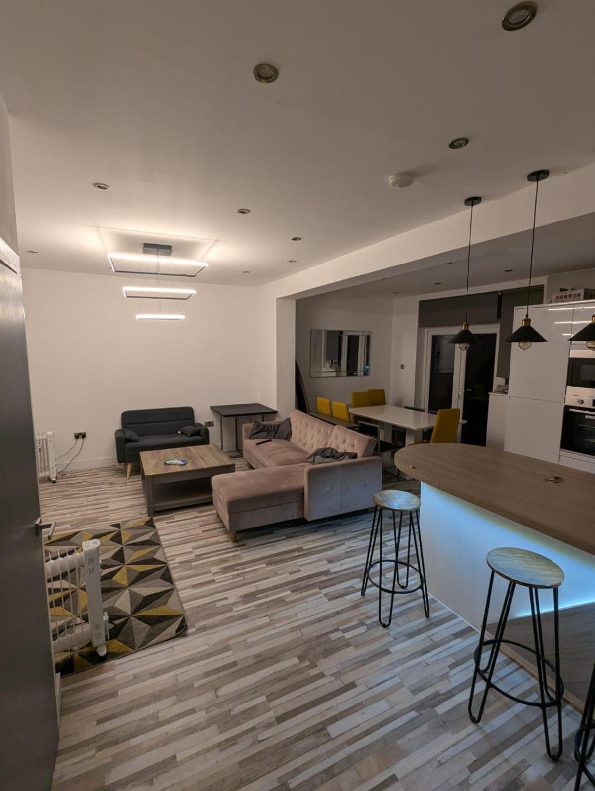 Luxury 3 Bedroom House Apartment
