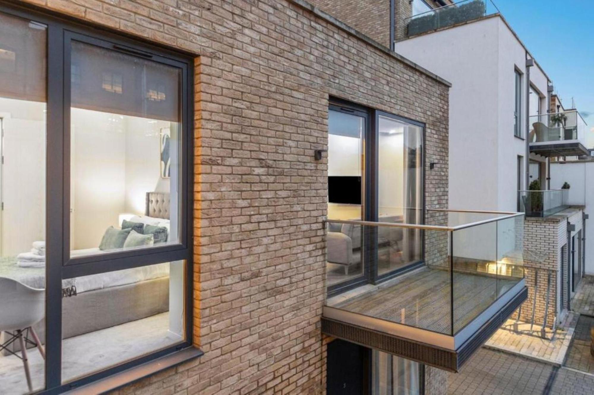 Appartement Modern Simplicity, Minimalist 2br Flat In