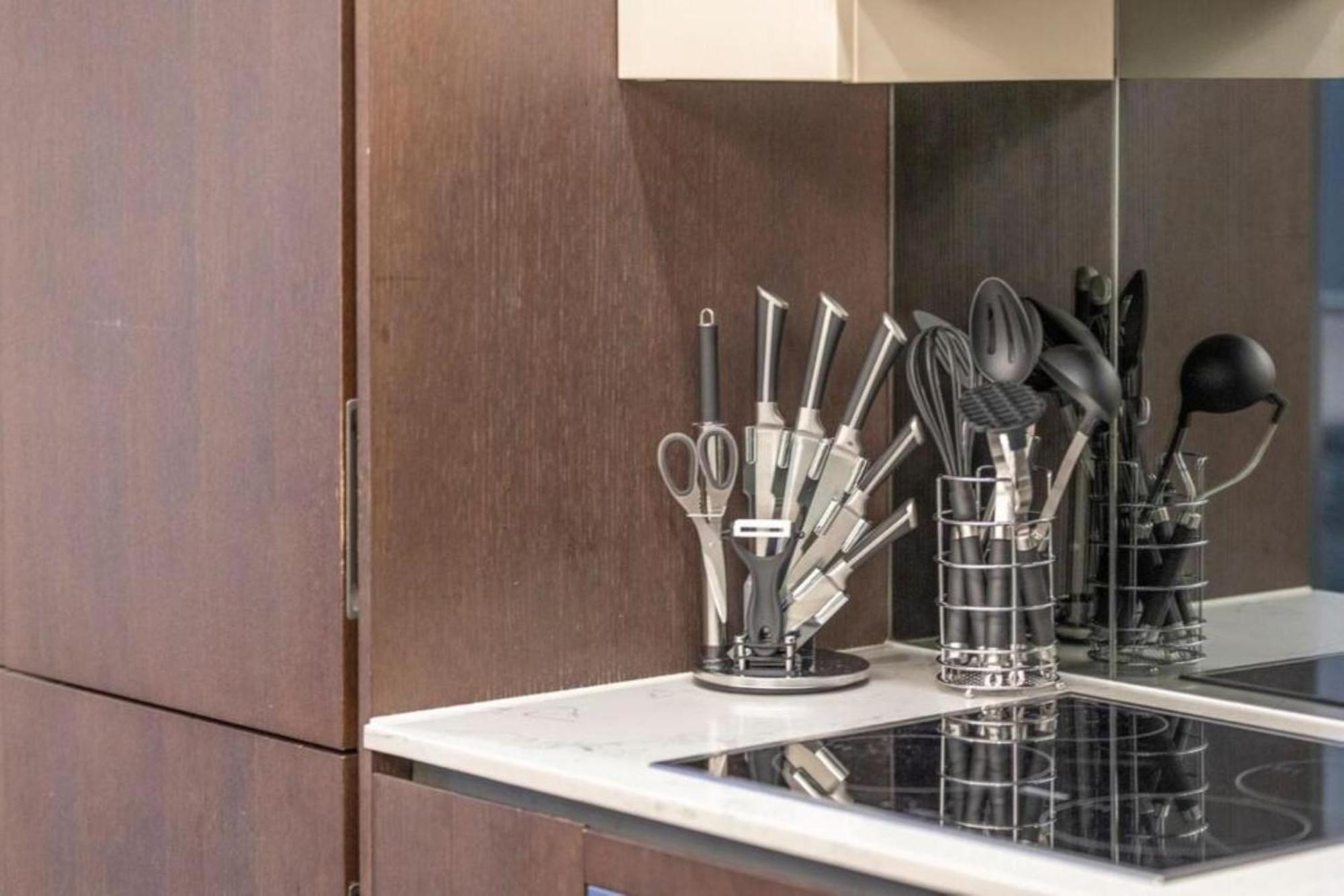 Modern Simplicity, Minimalist 2br Flat In Appartement