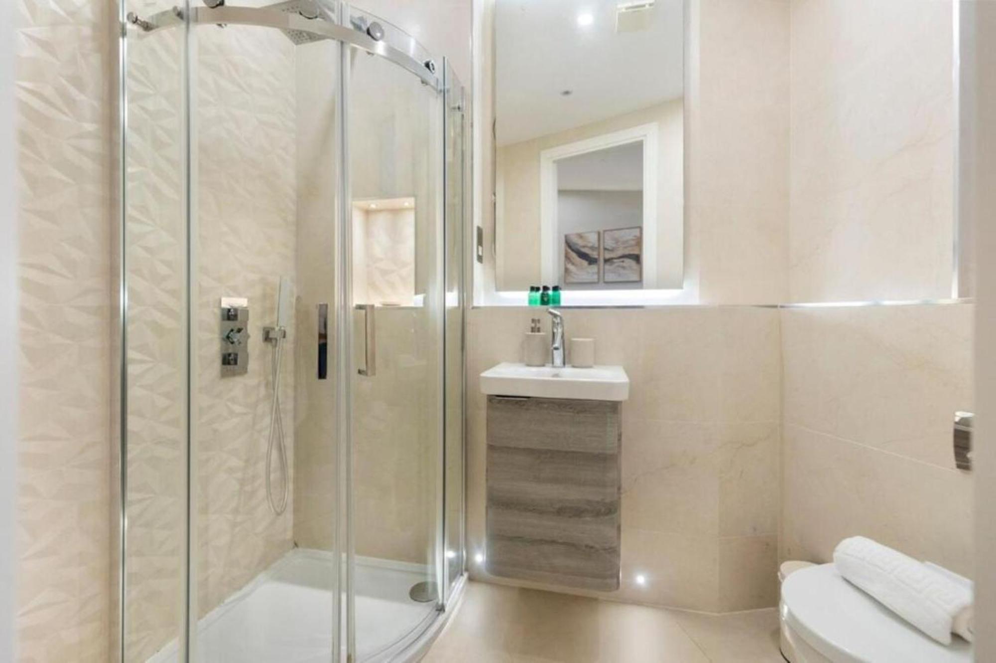 Appartement Modern Simplicity, Minimalist 2br Flat In Londen