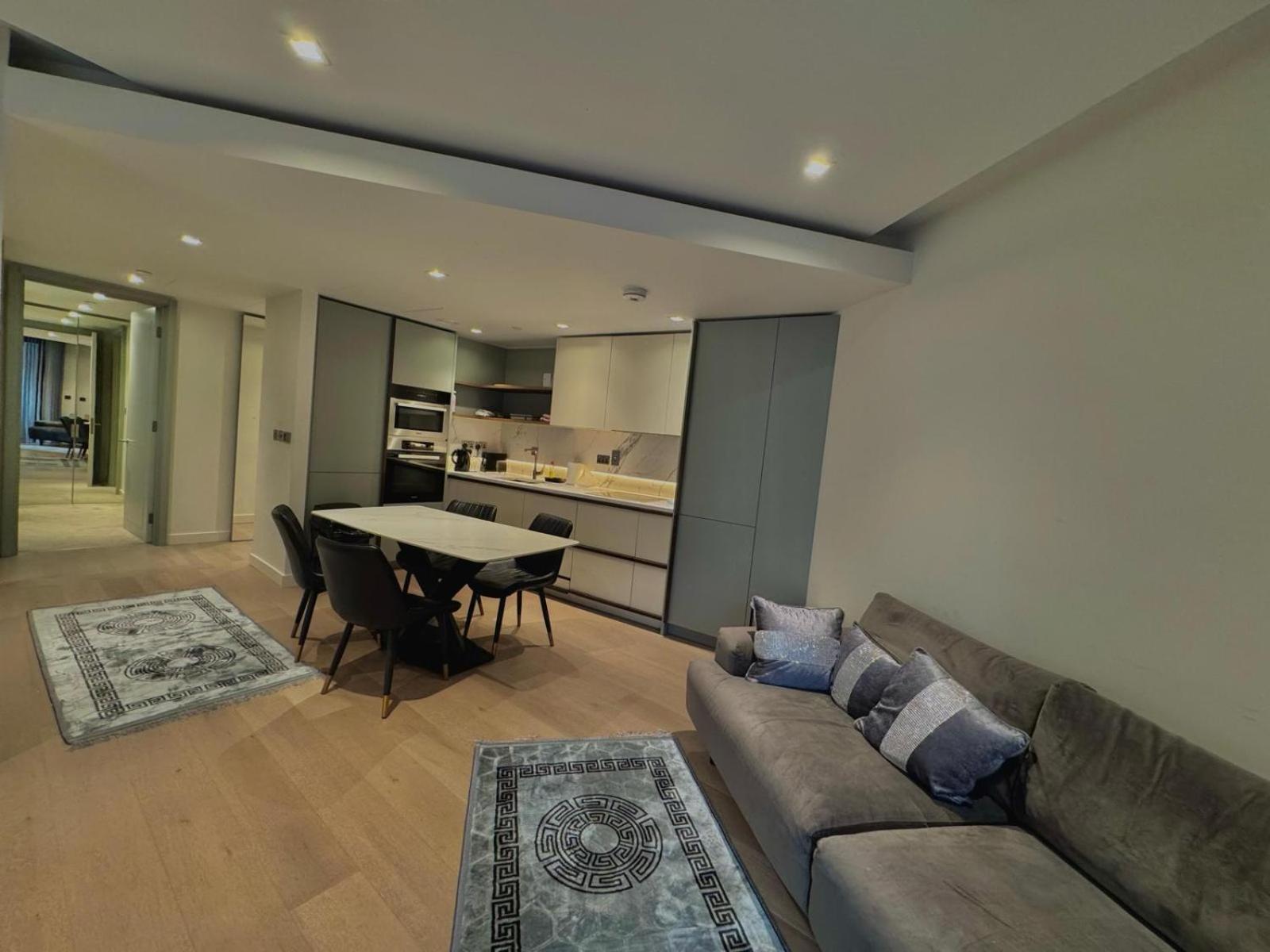 Oxford Street Apartment