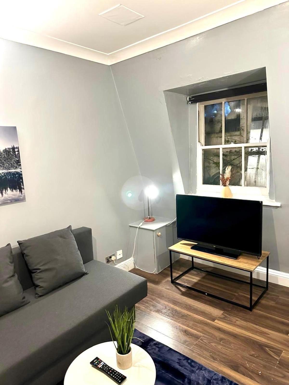 Cozy Corner Retreat London