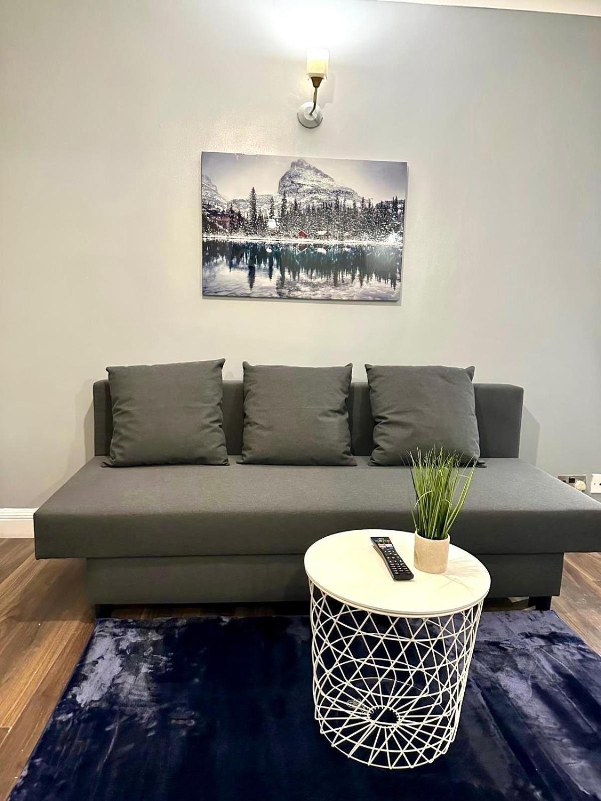Cozy Corner Retreat * London