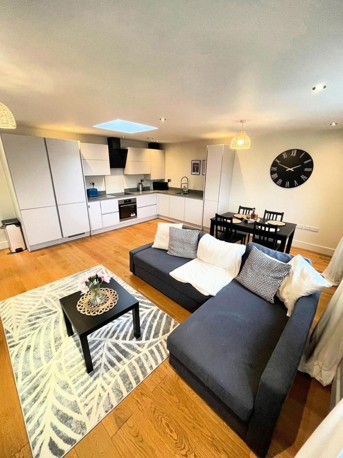 Stylish 1-bed Flat In Canary Wharf London