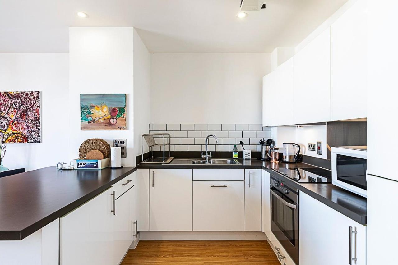 Bright Camden Retreat With Balcony Apartment