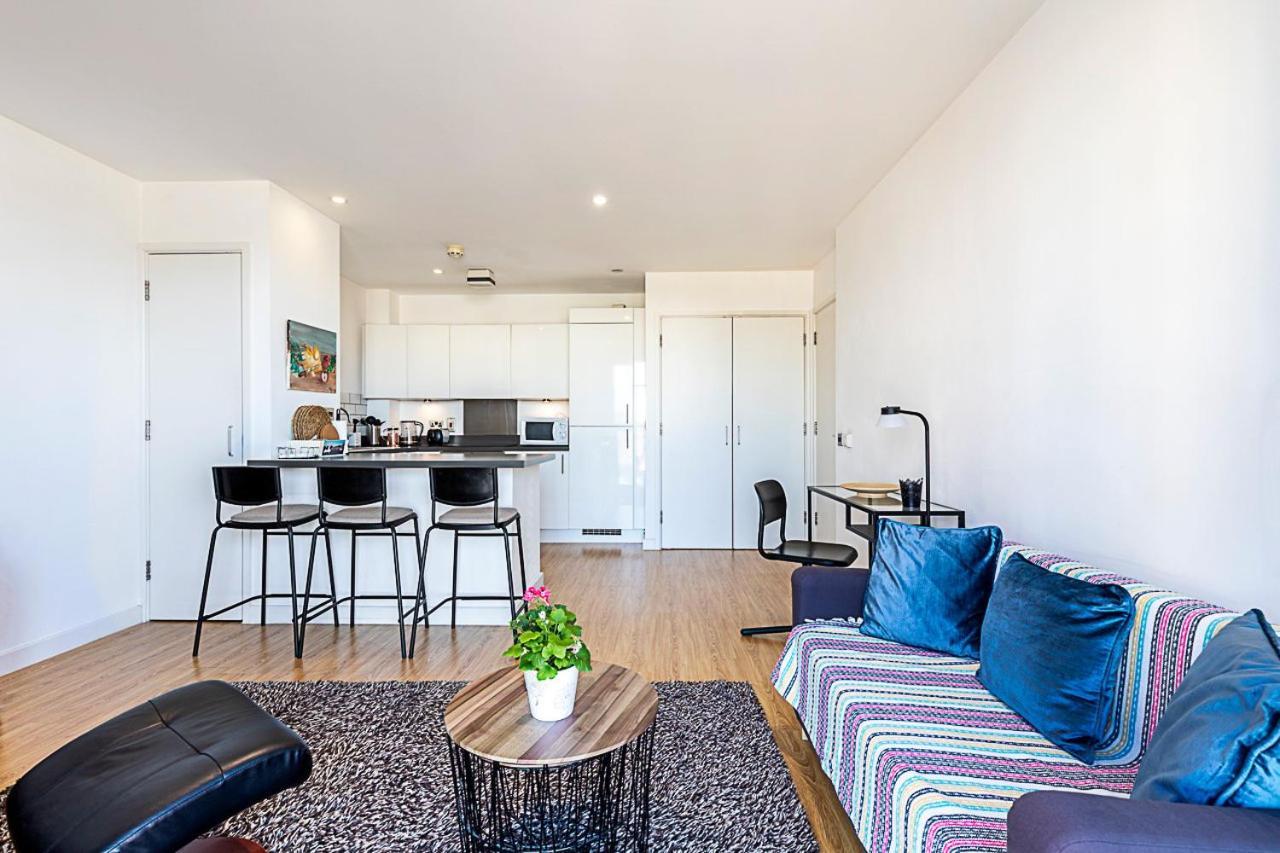 Bright Camden Retreat With Balcony *