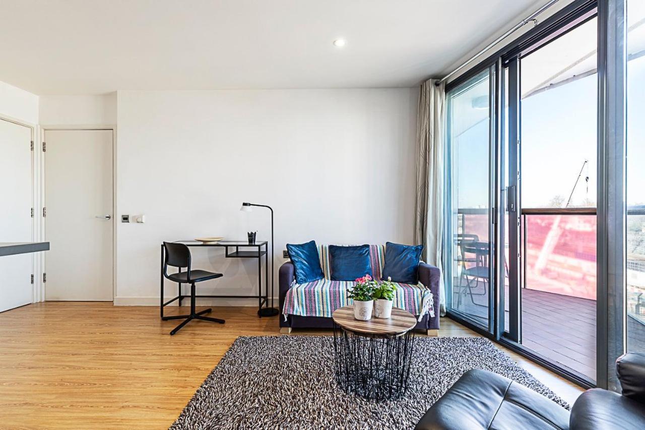 Bright Camden Retreat With Balcony Apartment London