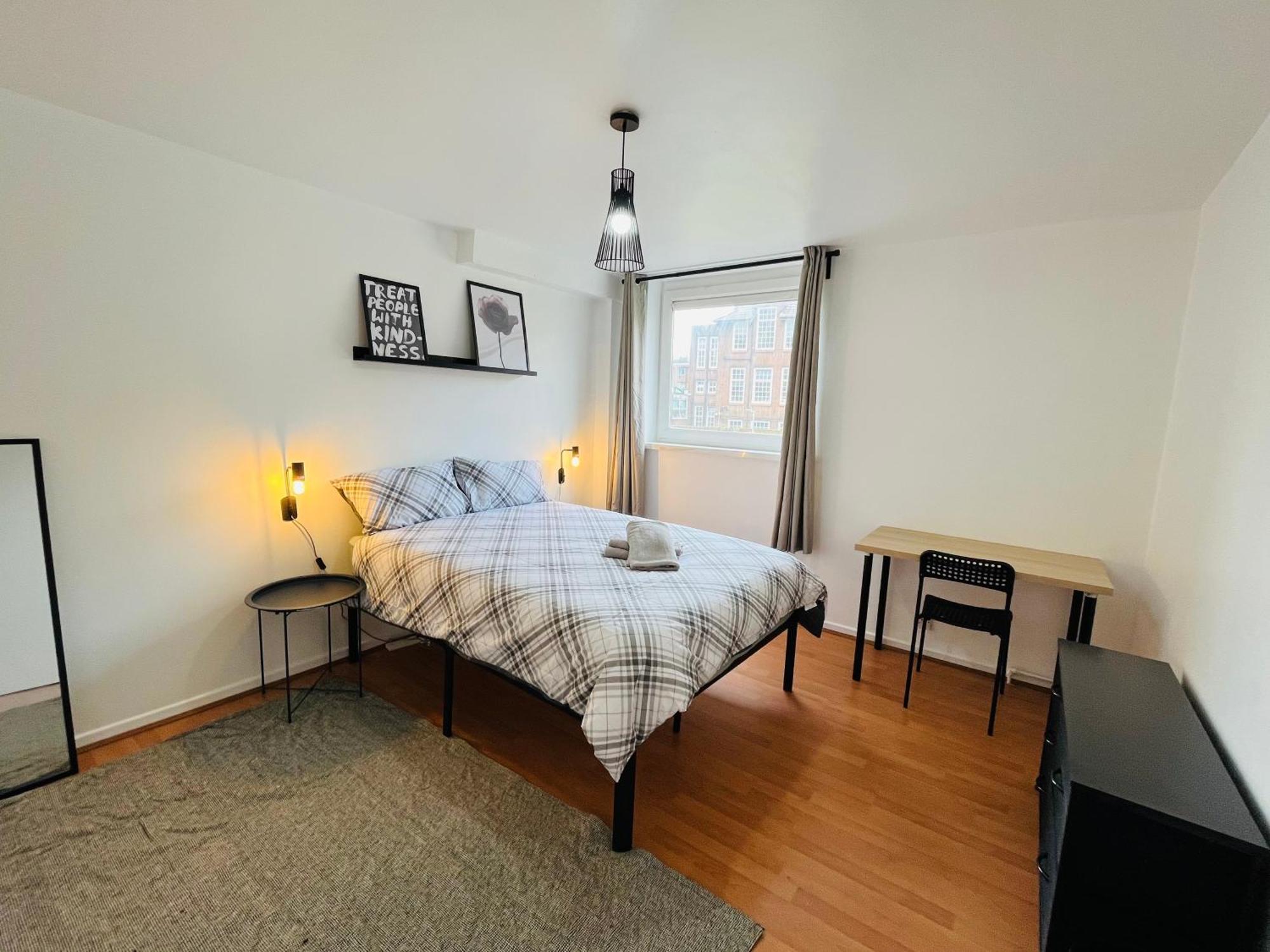 Privatunterkunft 2 - Private Double In 4 Bed Flat