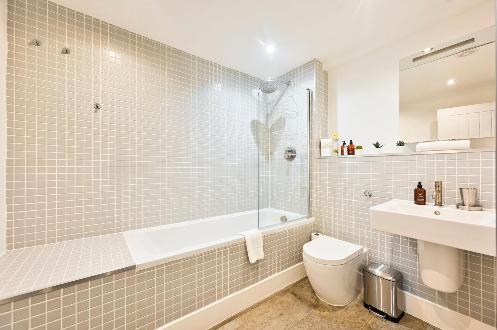 Farringdon Comfortable 3 Bed *