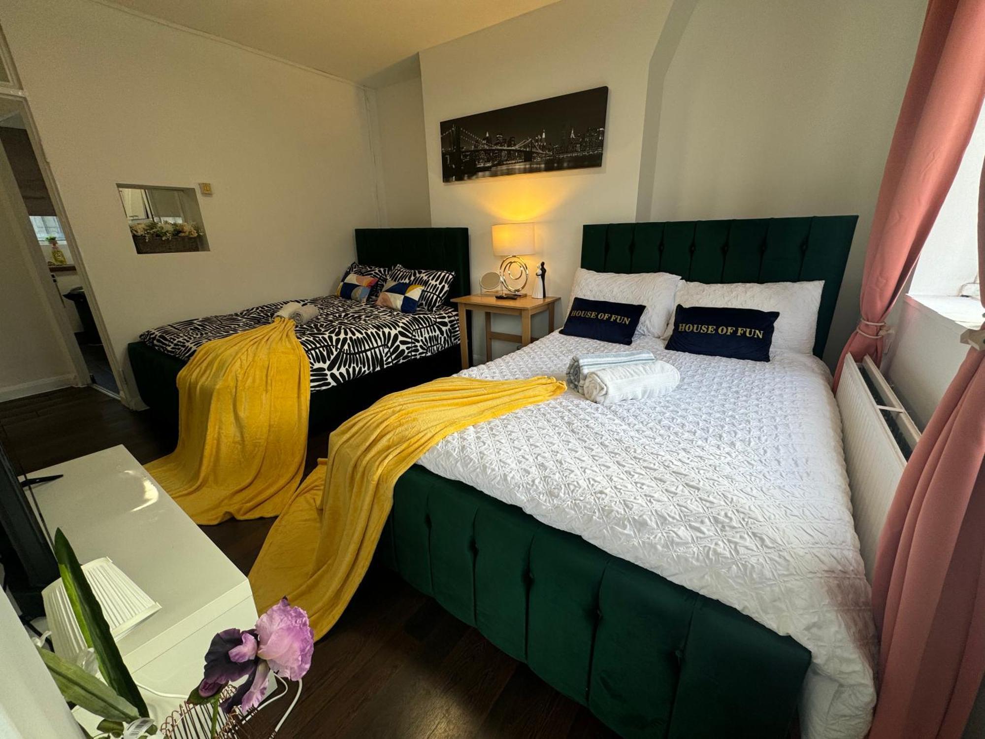 Lovely 1bedroom For 6ppl In Whitechapel, 1min Away To Dlr Station Apartment
