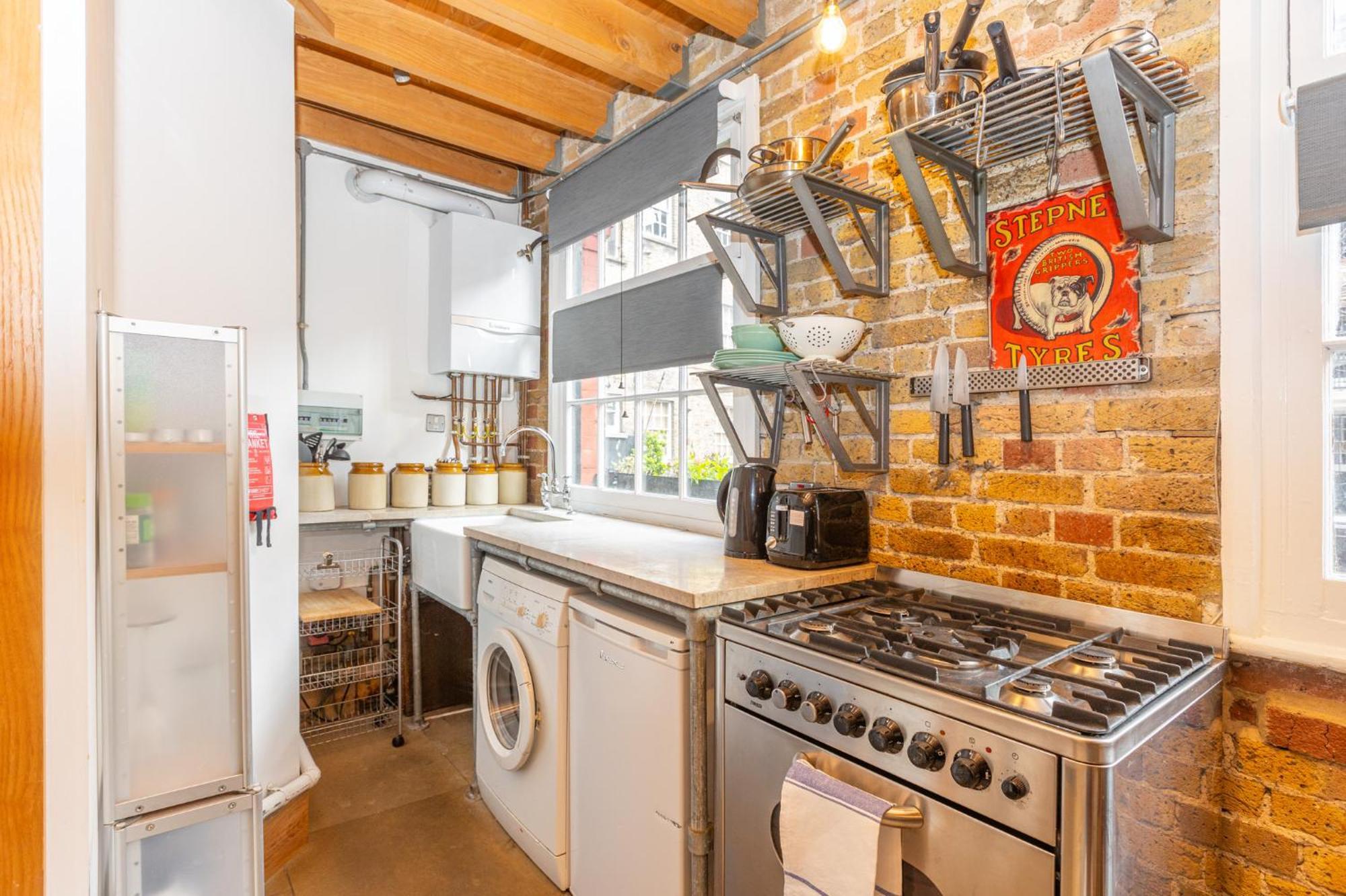 Historic Detached House With Private Courtyard * London