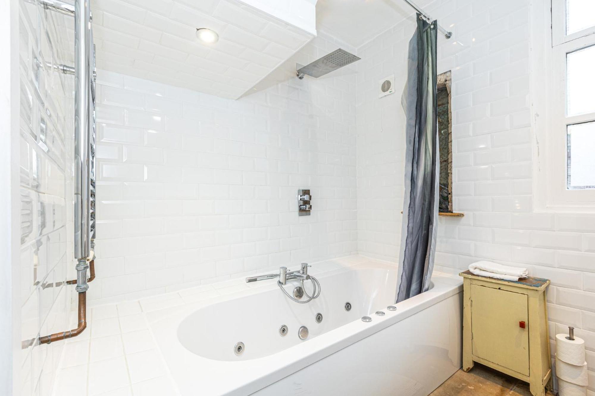 Historic Detached House With Private Courtyard London