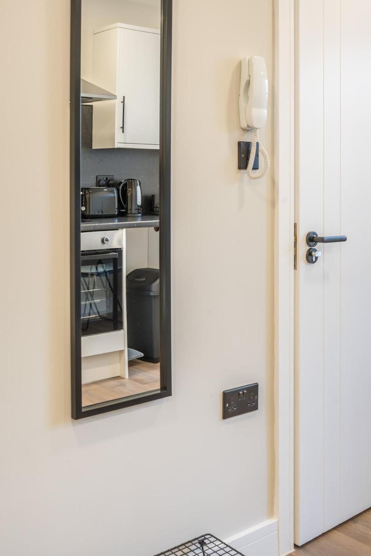 Royal Docks Cozy Flat B *