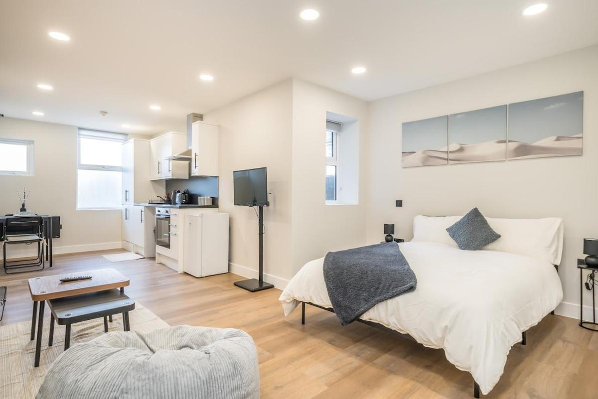 Royal Docks Cozy Flat B Apartment London