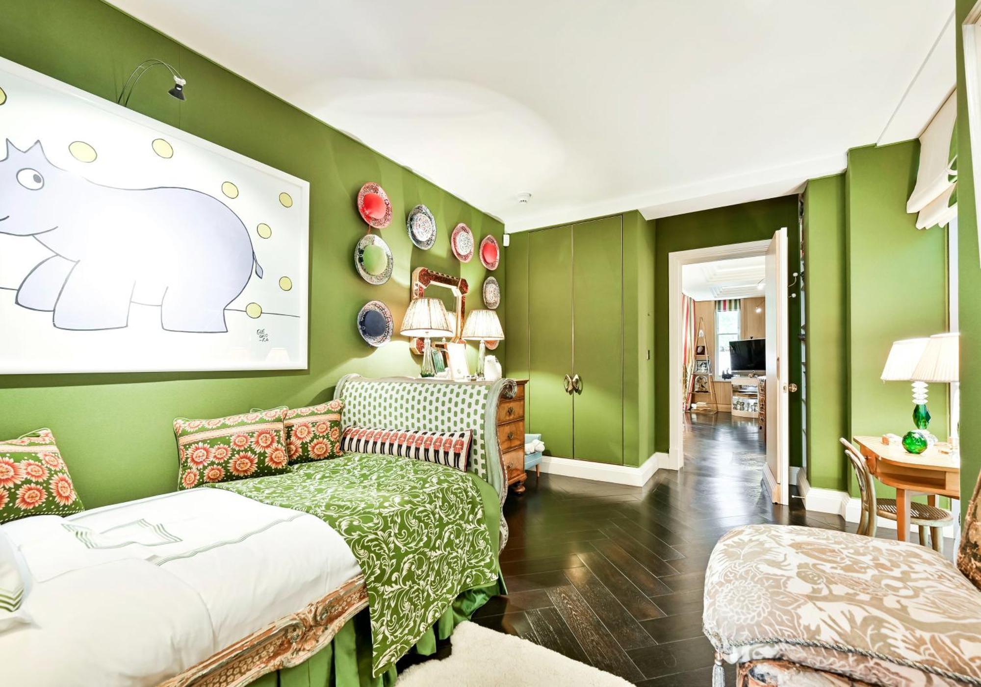 Apartment Phillimore Gardens London