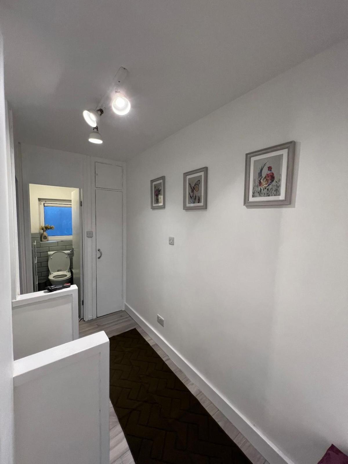Amazing Location 2 Bed Swiss Leilighet London