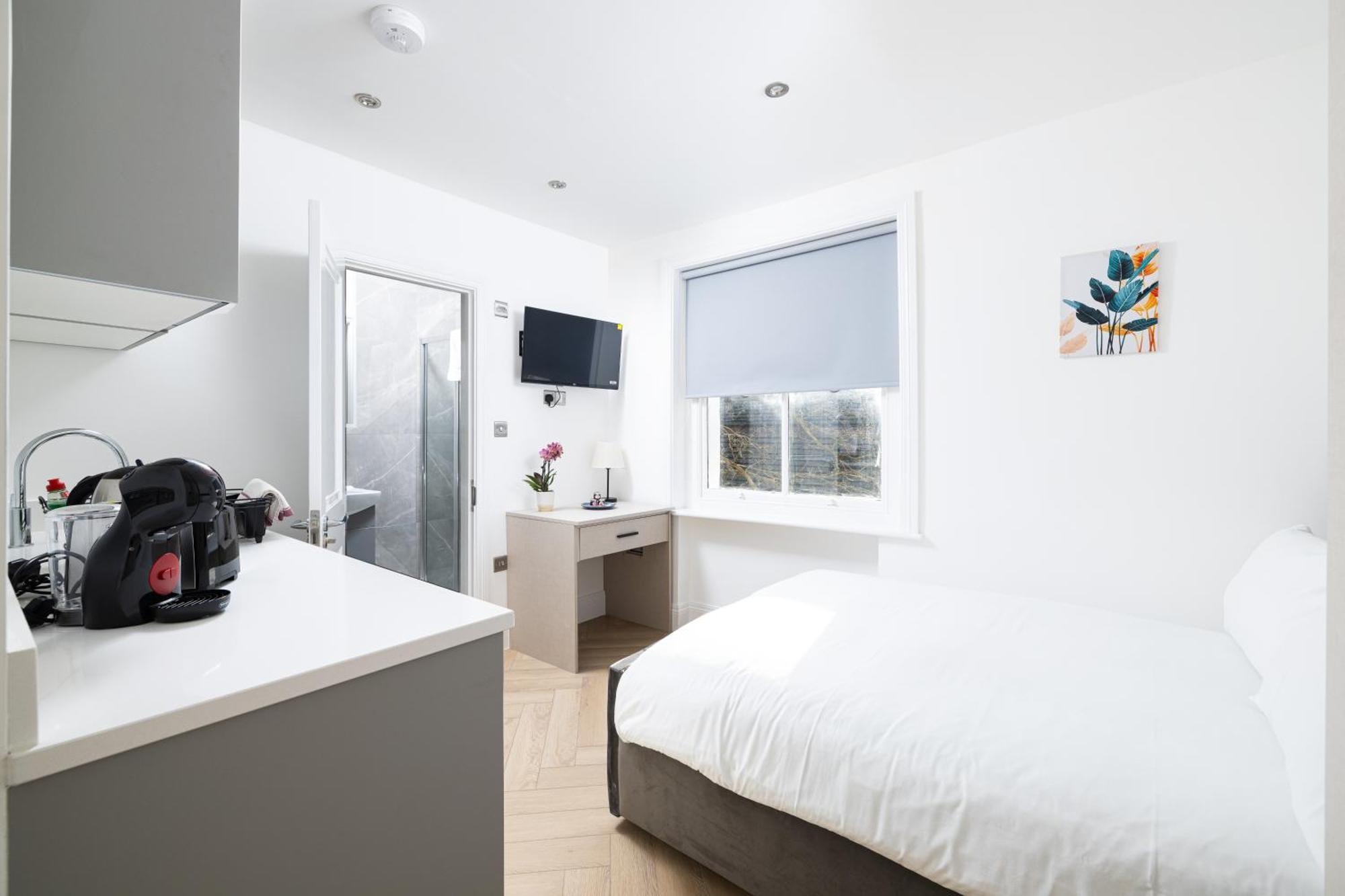 Charmstay Kensington Olympia * London