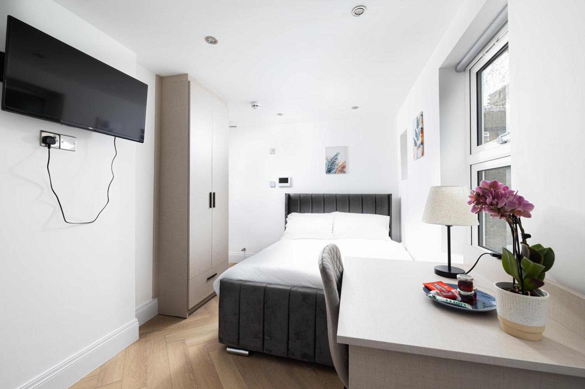 Charmstay Kensington Olympia * London
