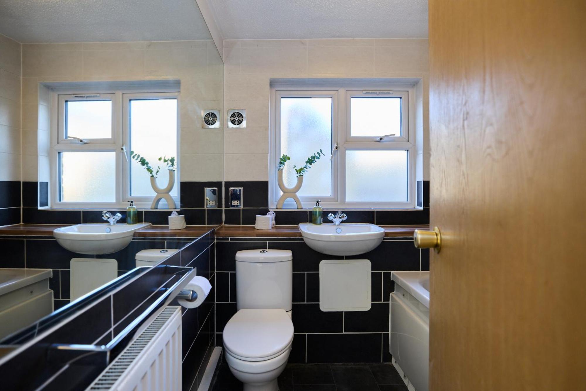 The Kennington Park Retreat - Inviting 2bdr London